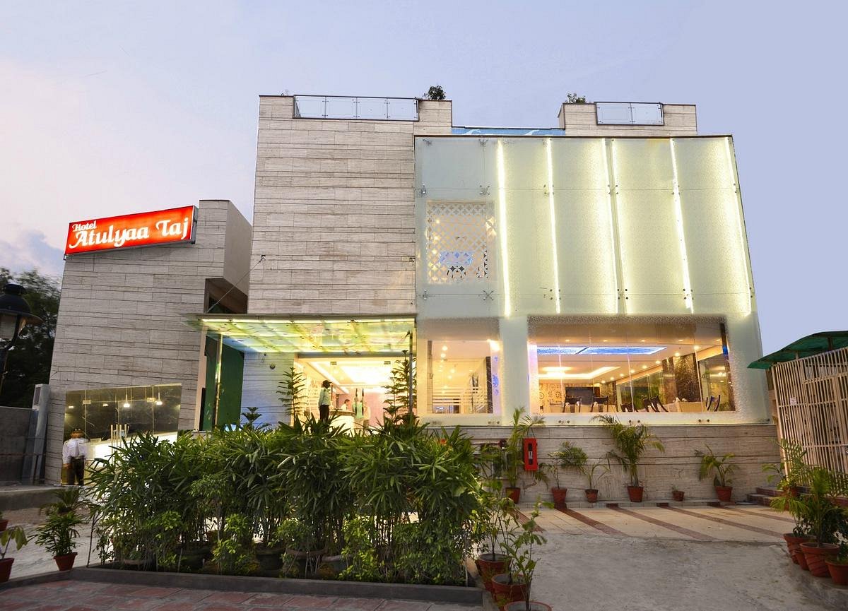 Hotel Atulyaa Taj (Breakfast Mandatory)